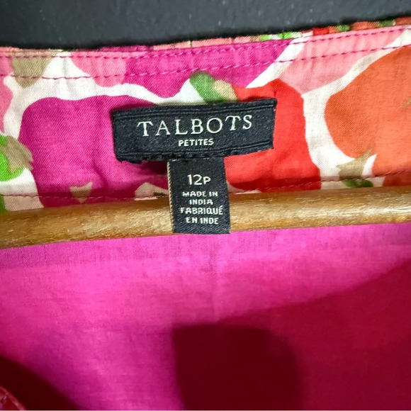 Pink and Orange Pleated Sleeveless Blouse - Picture 5 of 9